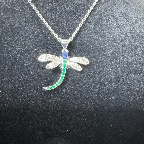Elegant Silver Dragonfly Pendant Necklace - Picture 3 of 7